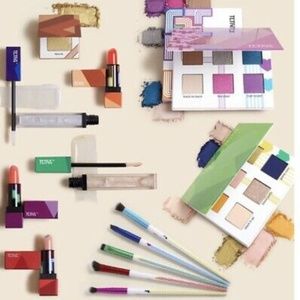 UNOPENED Tetris x ipsy make up full collection